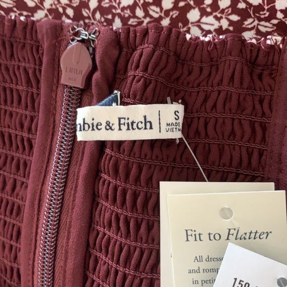 Abercrombie & Fitch burgundy white floral short sleeve midi dress Fit to Flatter - Picture 8 of 9